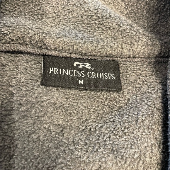 Men’s size medium gray fleece jacket. The back is decorated with Alaskan design. - Picture 2 of 3